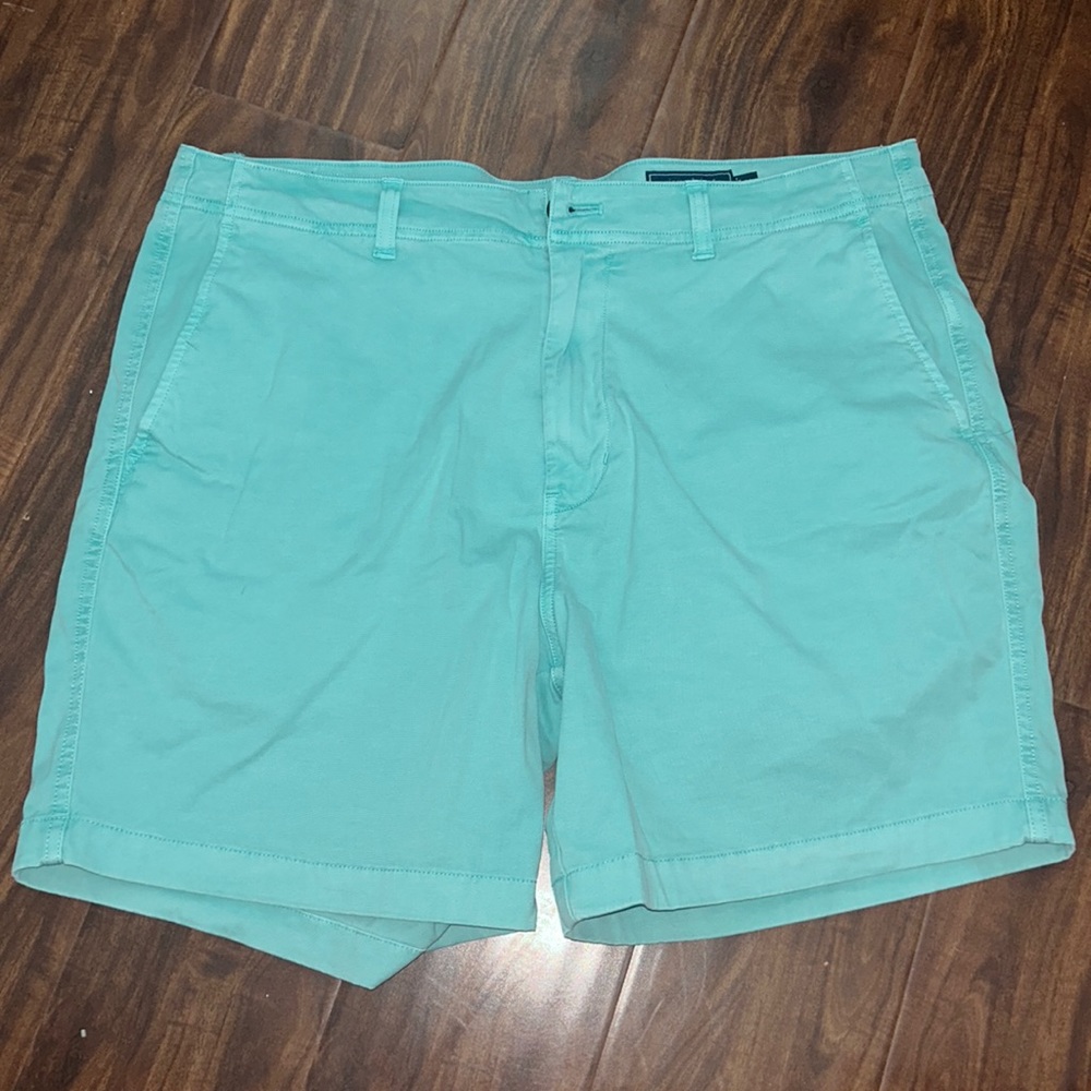 Vineyard Vines men’s shorts